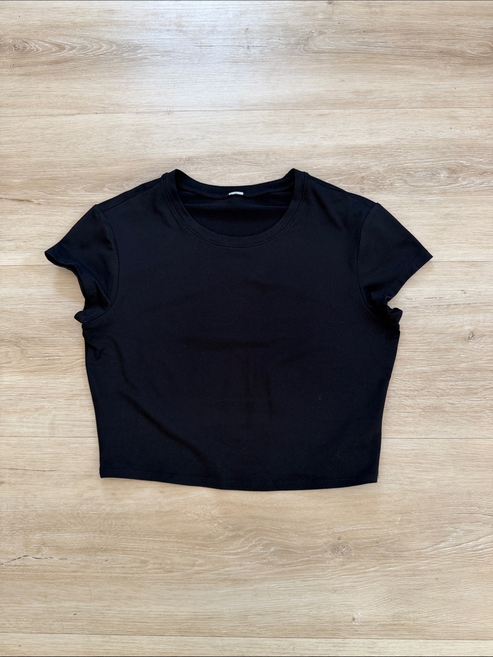 ALO Yoga Black Short Sleeve Crop Top - Picture 4 of 5